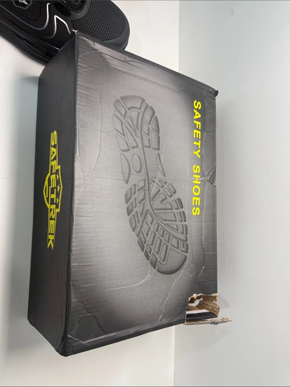 SAFETREK reinforced-toe work shoes.Size 44 It's like a size 11.